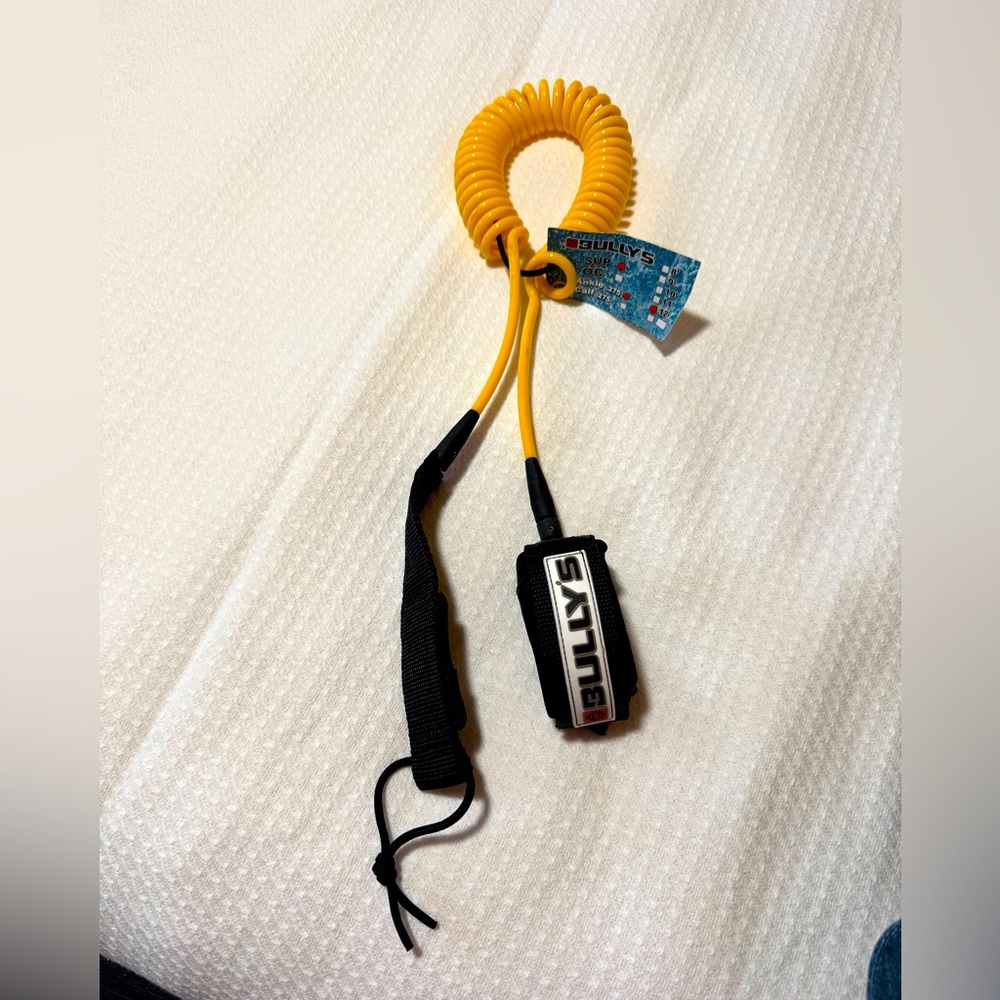 Bullys Yellow Surfboard Leash